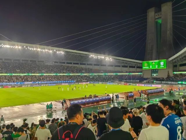 inews, 镇黄龙体育, 助威呐喊