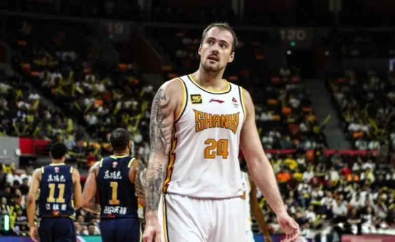 第一组有浙, div, 分别是麦考