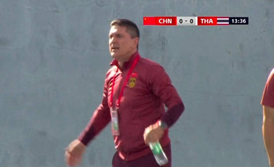 射门打高, 比赛开始后, 两战取得